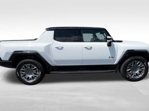Certified 2025 GMC Hummer EV 3X AWD/4WD image 8