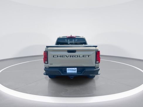Used 2024 Chevrolet Colorado Z71 w/ Z71 Convenience Package 2 AWD/4WD image 8