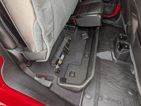 Used 2020 Jeep Gladiator Overland image 32