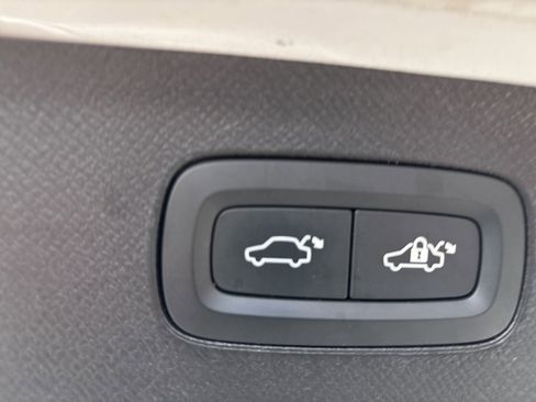 Certified 2023 Volvo XC90 B5 Plus w/ Protection Package Premier image 38