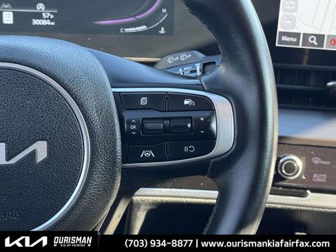 Used 2024 Kia Sportage EX image 16