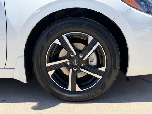 Certified 2025 Nissan Sentra SV image 10