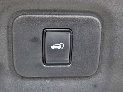 Used 2020 Nissan Pathfinder Platinum image 33