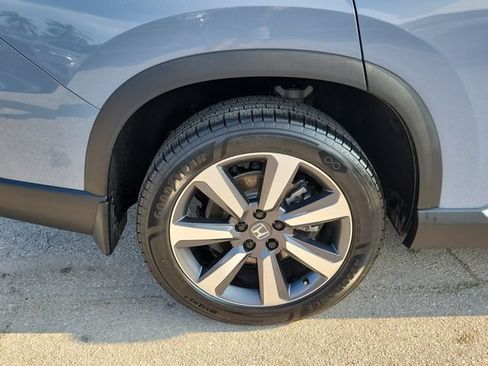 Used 2023 Honda Pilot Touring image 11