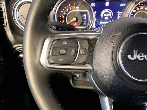 Used 2022 Jeep Wrangler Unlimited Sahara image 23