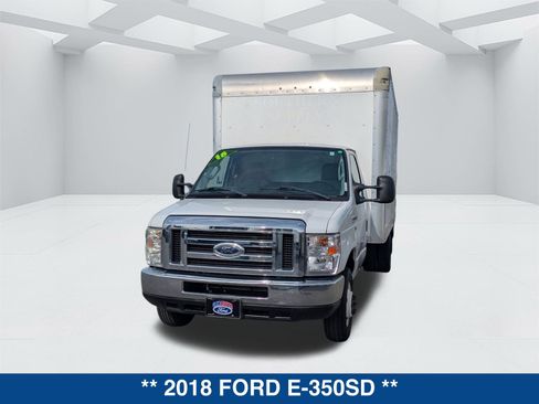 Used 2018 Ford E-350 and Econoline 350 Super Duty w/ Power Windows & Locks Group image 7