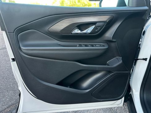 Used 2023 GMC Terrain SLE image 14