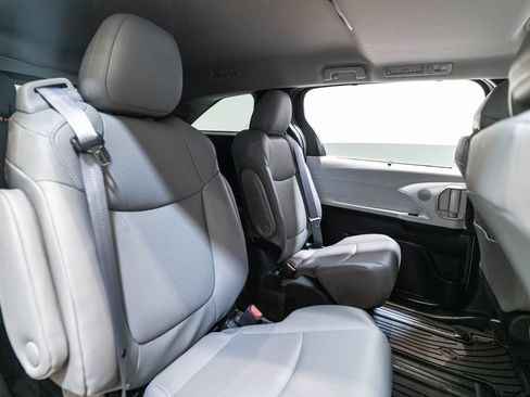 Certified 2025 Toyota Sienna XLE w/ XLE Plus Package FWD image 37