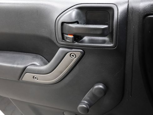 Used 2017 Jeep Wrangler Unlimited Sport w/ Connectivity Group image 15