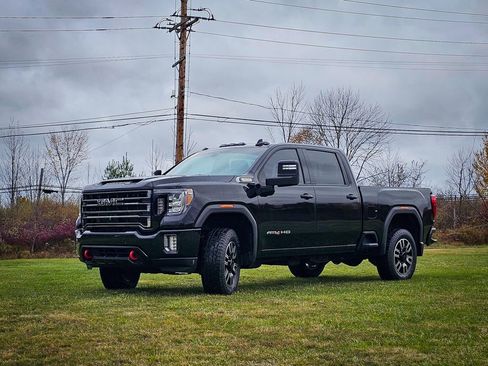 Used 2020 GMC Sierra 2500 AT4 w/ AT4 Premium Package image 10