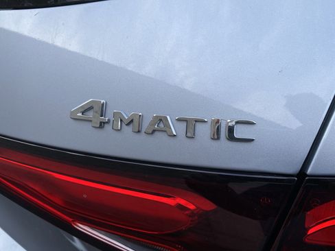 Used 2026 Mercedes-Benz GLC 300 4MATIC image 8