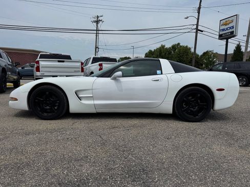 Used 1997 Chevrolet Corvette Coupe w/ Memory Pkg RWD image 3