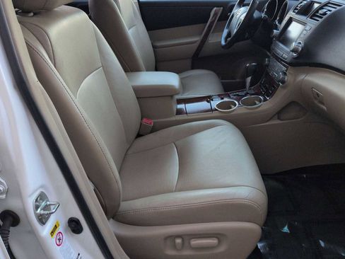 Used 2011 Toyota Highlander Limited image 24