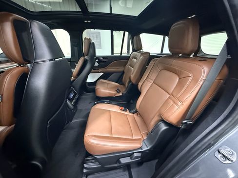 Used 2022 Lincoln Aviator Grand Touring w/ Equipment Group 301A AWD/4WD image 19