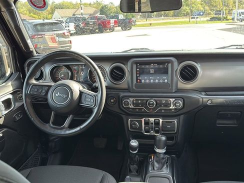 Used 2023 Jeep Wrangler Willys image 18