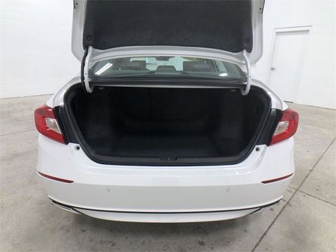 Used 2020 Honda Accord Touring image 29