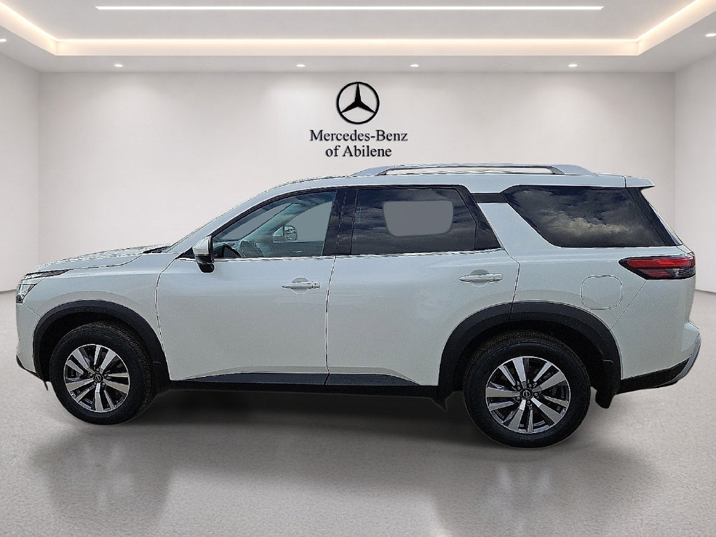 Used 2024 Nissan Pathfinder SL FWD image 3
