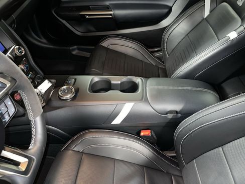 Used 2020 Ford Mustang Shelby GT500 w/ Technology Package image 25