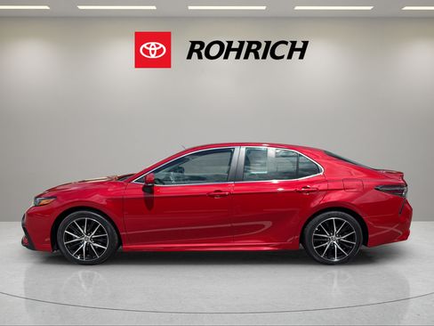 Used 2021 Toyota Camry SE w/ Convenience Package AWD/4WD image 8