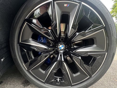 Used 2025 BMW 760i xDrive image 7