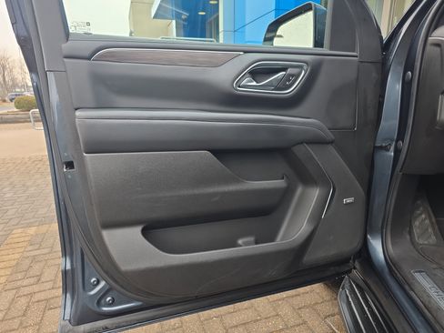 Used 2021 Chevrolet Suburban LT image 13