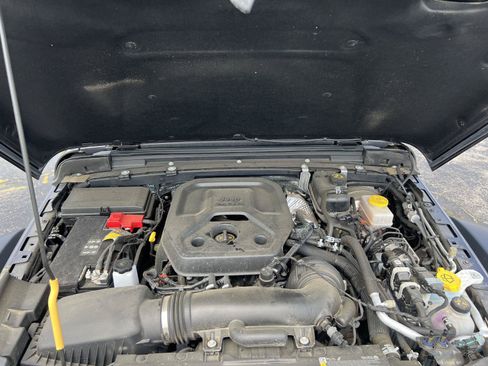 Used 2025 Jeep Wrangler Unlimited Sport AWD/4WD image 9