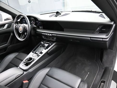 Certified 2020 Porsche 911 Carrera 4S AWD/4WD image 29