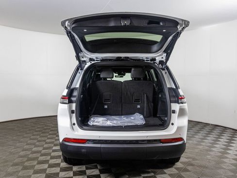 New 2025 Jeep Grand Cherokee L Altitude image 33