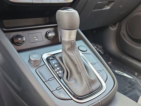 Used 2023 Hyundai Kona SE image 19