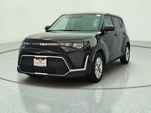 Used 2023 Kia Soul S FWD image 2