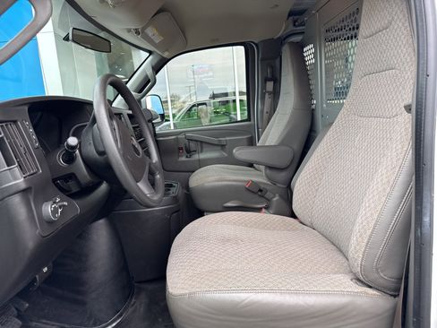 Used 2017 GMC Savana 2500 image 16