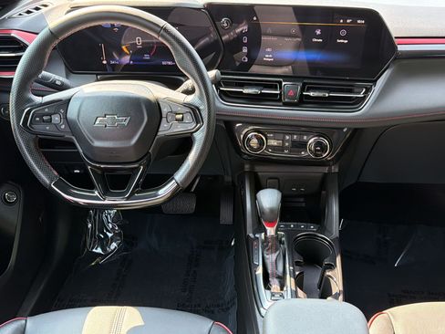 Used 2024 Chevrolet TrailBlazer RS w/ Convenience Package FWD image 29
