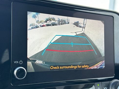 Used 2023 Toyota Highlander XLE AWD/4WD image 21
