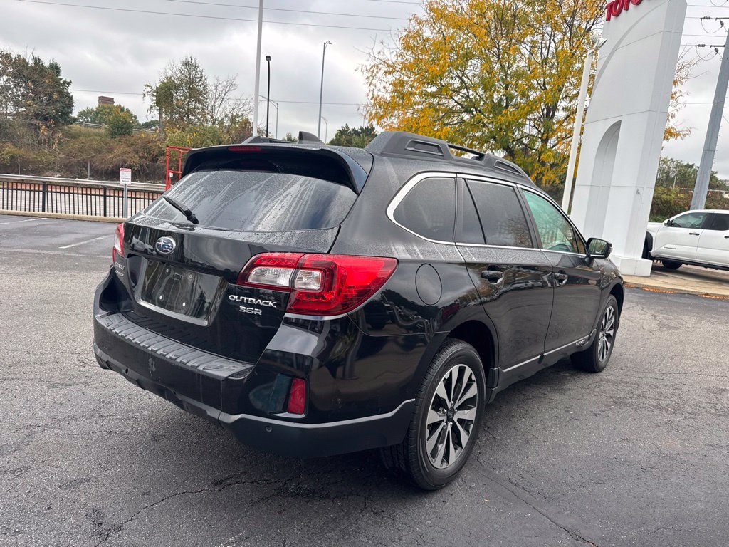 Used 2017 Subaru Outback 3.6R Limited AWD/4WD image 5
