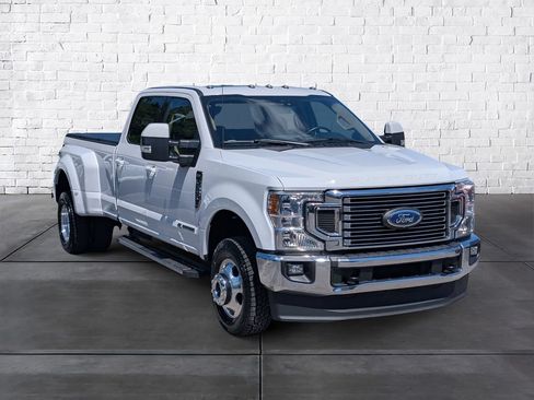 Used 2022 Ford F350 Lariat w/ Lariat Value Package AWD/4WD image 2