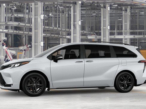 New 2026 Toyota Sienna XSE AWD/4WD image 3
