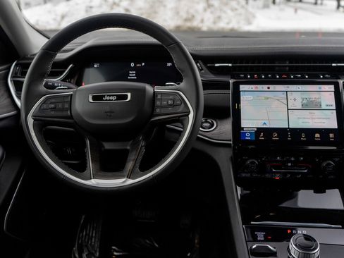 Used 2023 Jeep Grand Cherokee L Limited w/ Luxury Tech Group II image 13