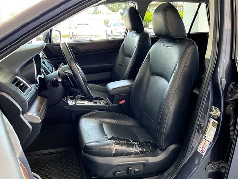 Used 2017 Subaru Outback 3.6R Limited AWD/4WD image 21