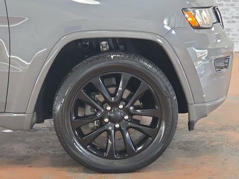 Used 2020 Jeep Grand Cherokee Altitude AWD/4WD image 7