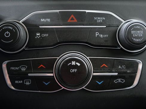 Used 2019 Dodge Charger SXT w/ Leather Interior Group image 19