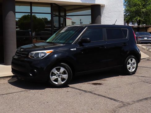 Used 2017 Kia Soul FWD image 3