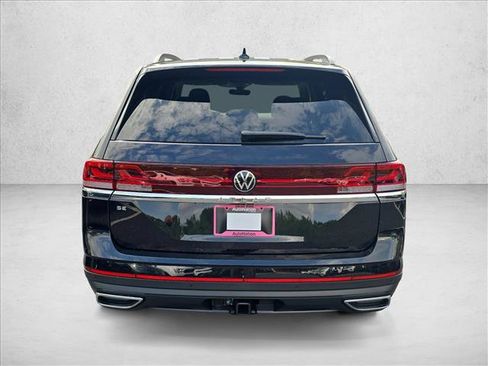 Used 2026 Volkswagen Atlas SE FWD image 8