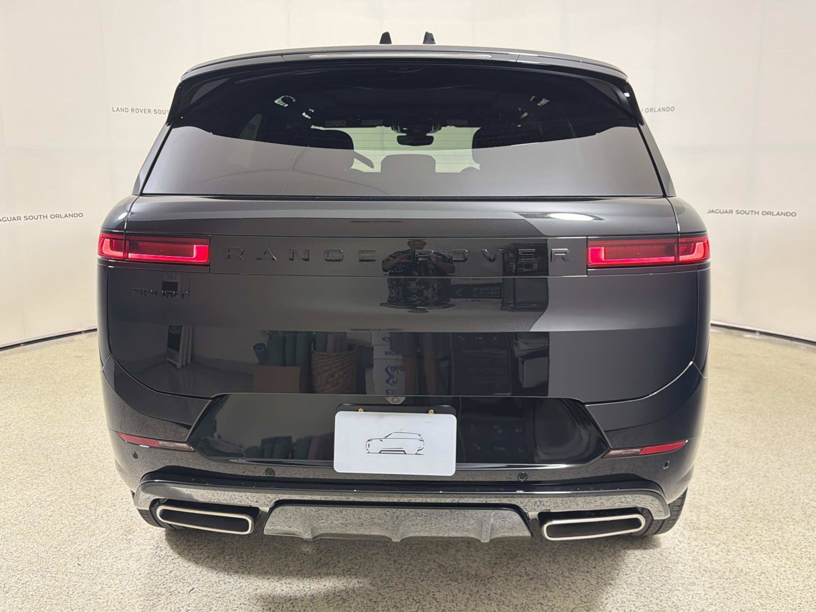 New 2027 Land Rover Range Rover Sport Dynamic SE AWD/4WD image 4