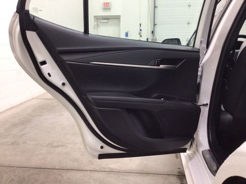 Used 2025 Toyota Camry SE image 19