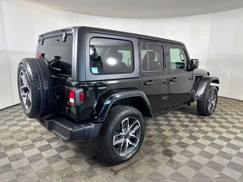Used 2024 Jeep Wrangler Unlimited w/ Convenience Group image 3