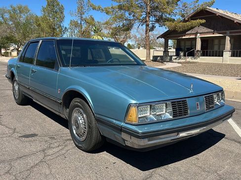 Used 1990 Oldsmobile 88 Royale Brougham image 11