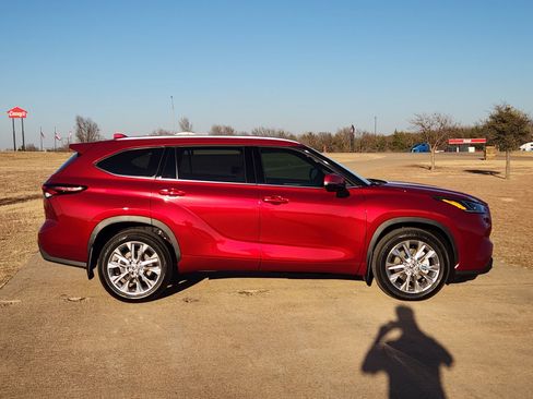 New 2026 Toyota Highlander Limited image 7