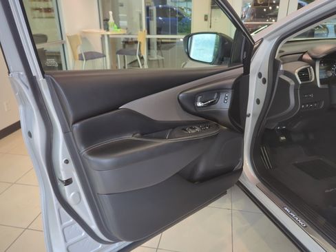 Used 2023 Nissan Murano SL w/ SL Moonroof Package image 8