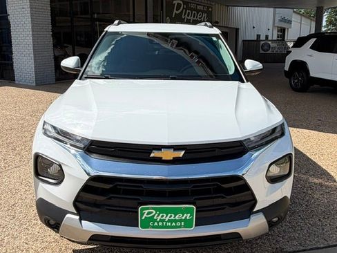 Used 2022 Chevrolet TrailBlazer LT w/ Convenience Package FWD image 3