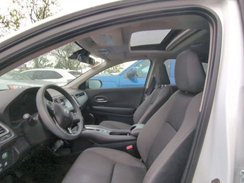 Used 2019 Honda HR-V EX image 6